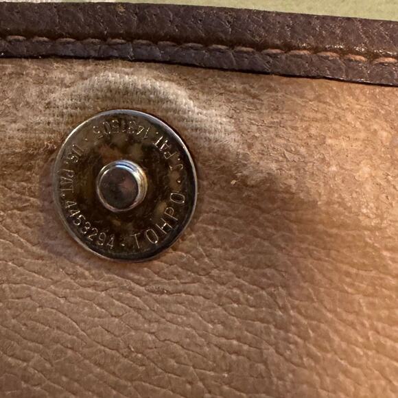 GUCCI GG Supreme Leather Trim Clutch with Dust Bag, Luxury Posh Party Host Pick - Picture 12 of 16